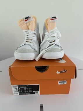 Nike Kids White Sneakers with Peach Tongue